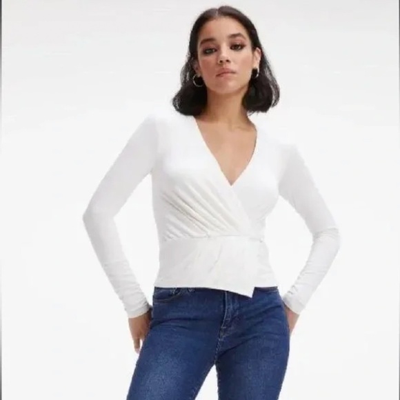 GOOD AMERICAN | Low-Cut Good Touch Soft Long Sleeve Wrap Top in Ivory | Size 2 - Picture 3 of 11